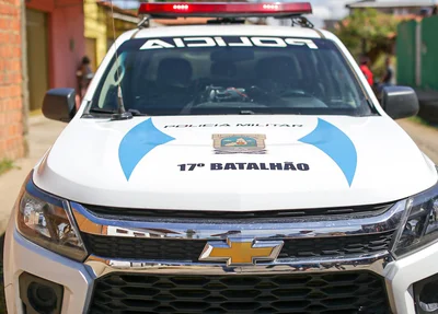 Viatura do 17º Batalhão da Polícia Militar