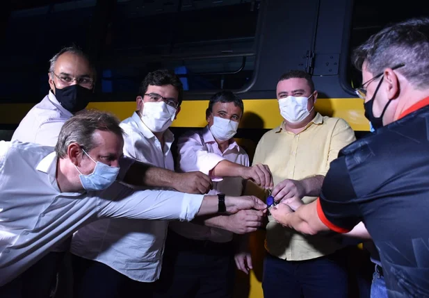 Wellington Dias visita a cidade de Bom Jesus