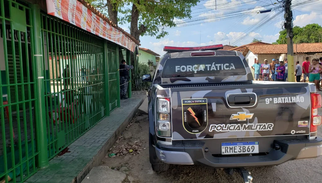 A Força Tática está no local do crime