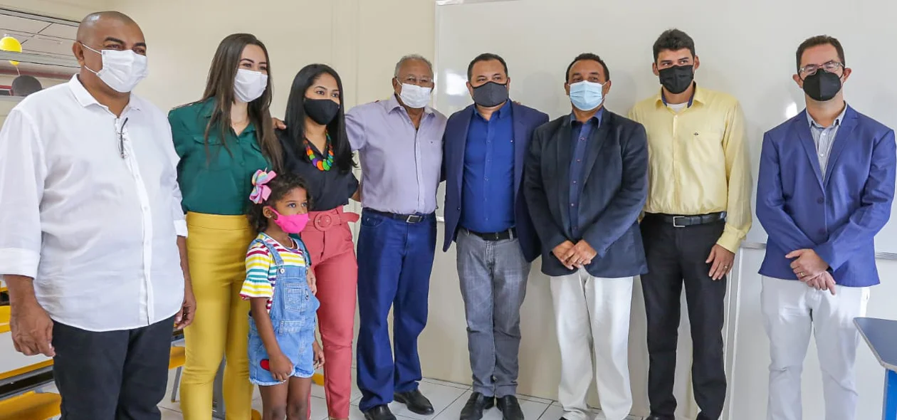 Autoridades presentes na inauguração