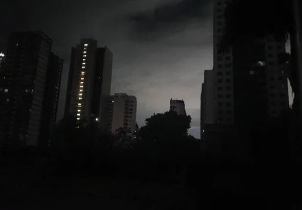 Bairros de Salvador sofrem apagão