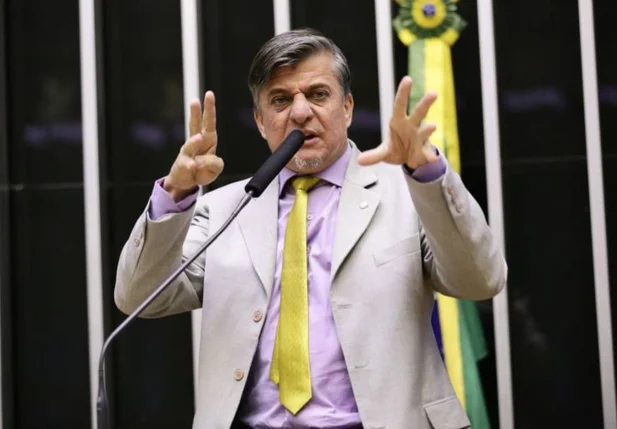 Boca Aberta (PROS-PR) no Plenário da Câmara