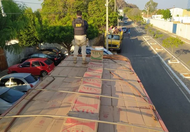 Carga de cigarro apreendida