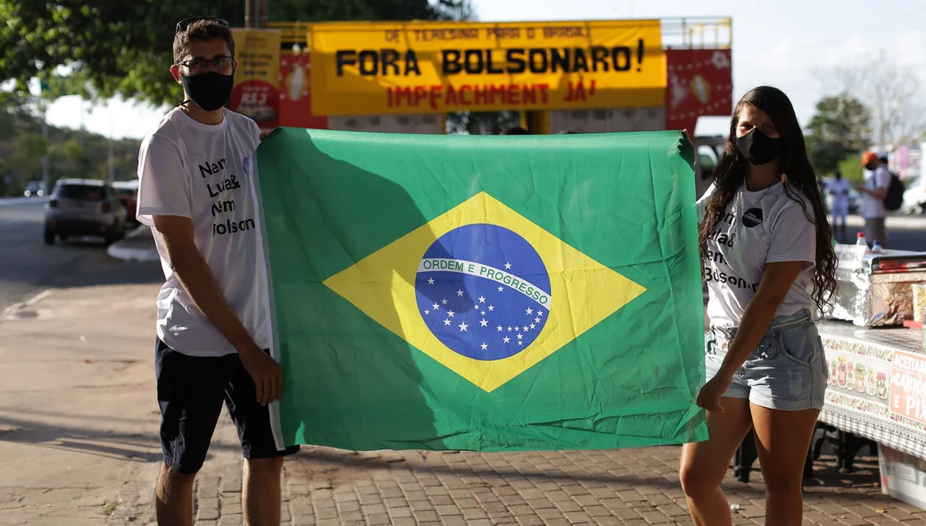 Casal na manifestação contra Bolsonaro