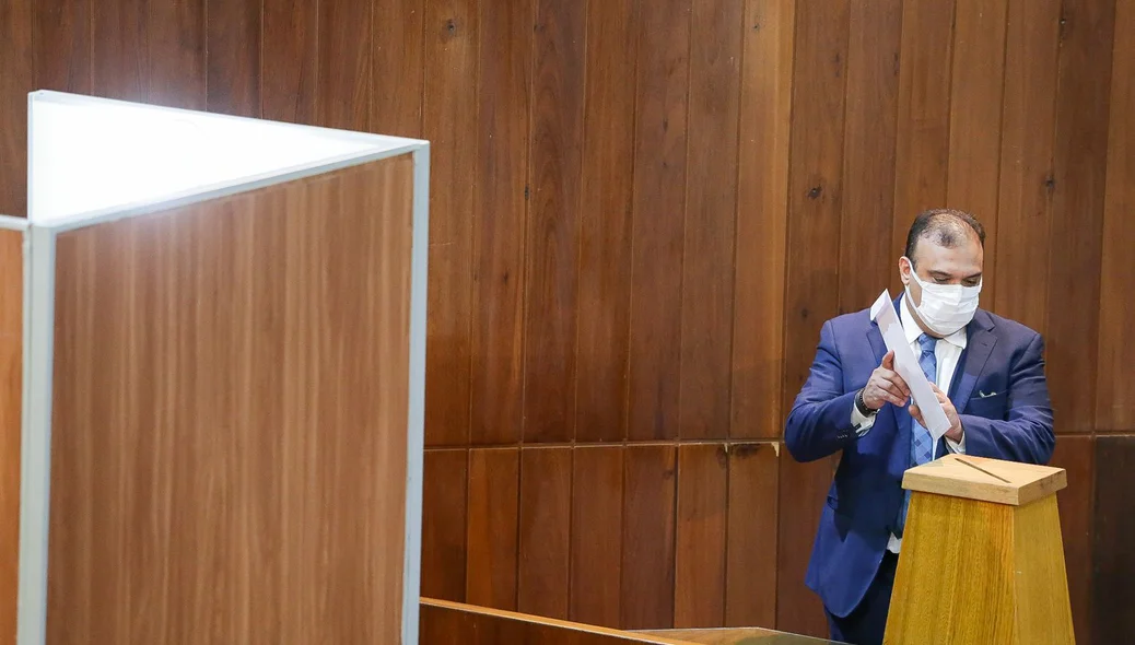 Deputado Ziza Fernandes