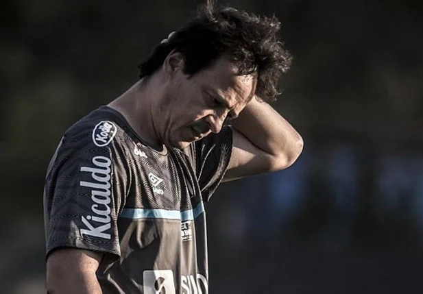 Diretoria do Santos demite o técnico Fernando Diniz após terceira derrota seguida