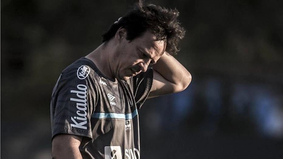 Diretoria do Santos demite o técnico Fernando Diniz após terceira derrota seguida
