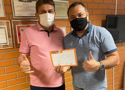 Evaldo Gomes ao lado de Ronaldo Lages