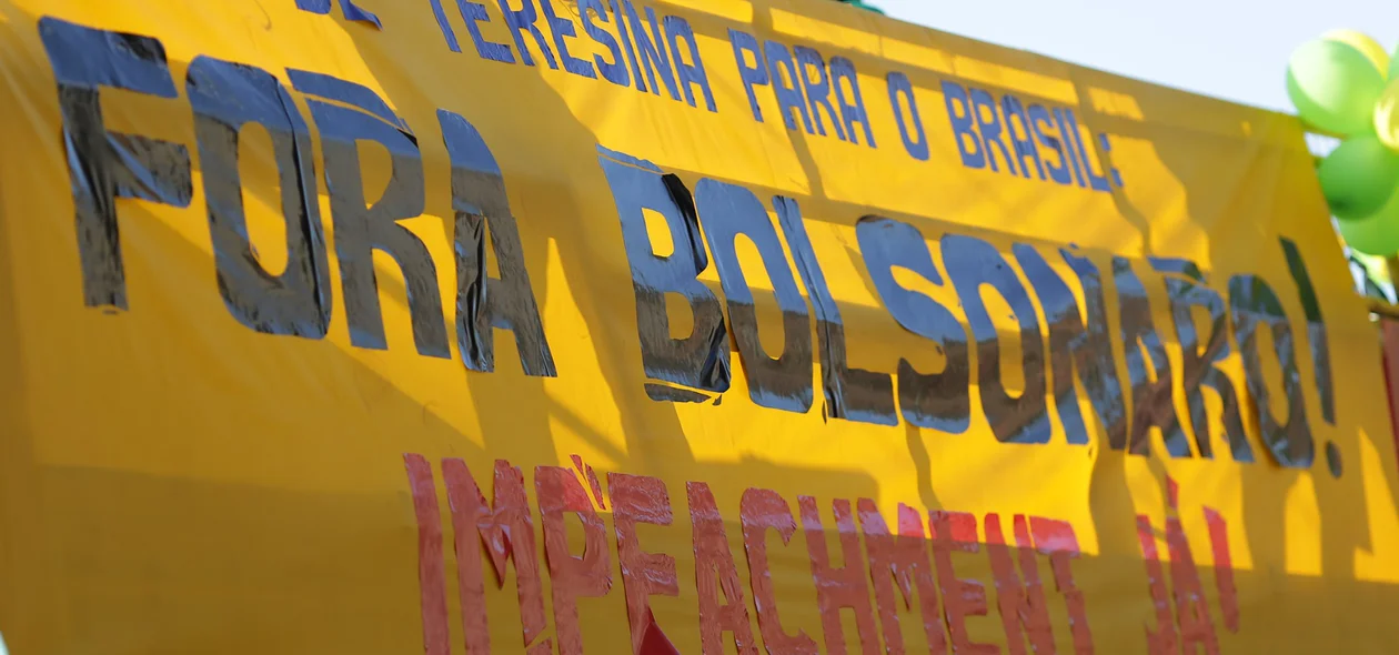Faixa contra Bolsonaro