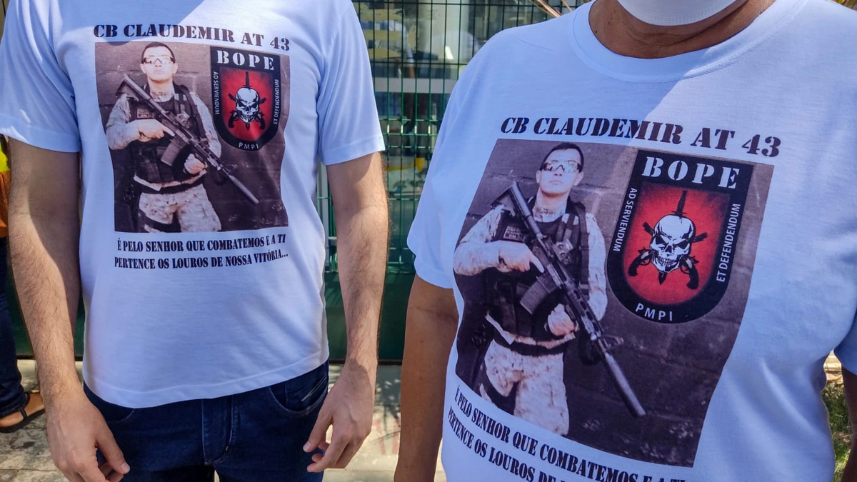 Familiares do cabo Claudemir