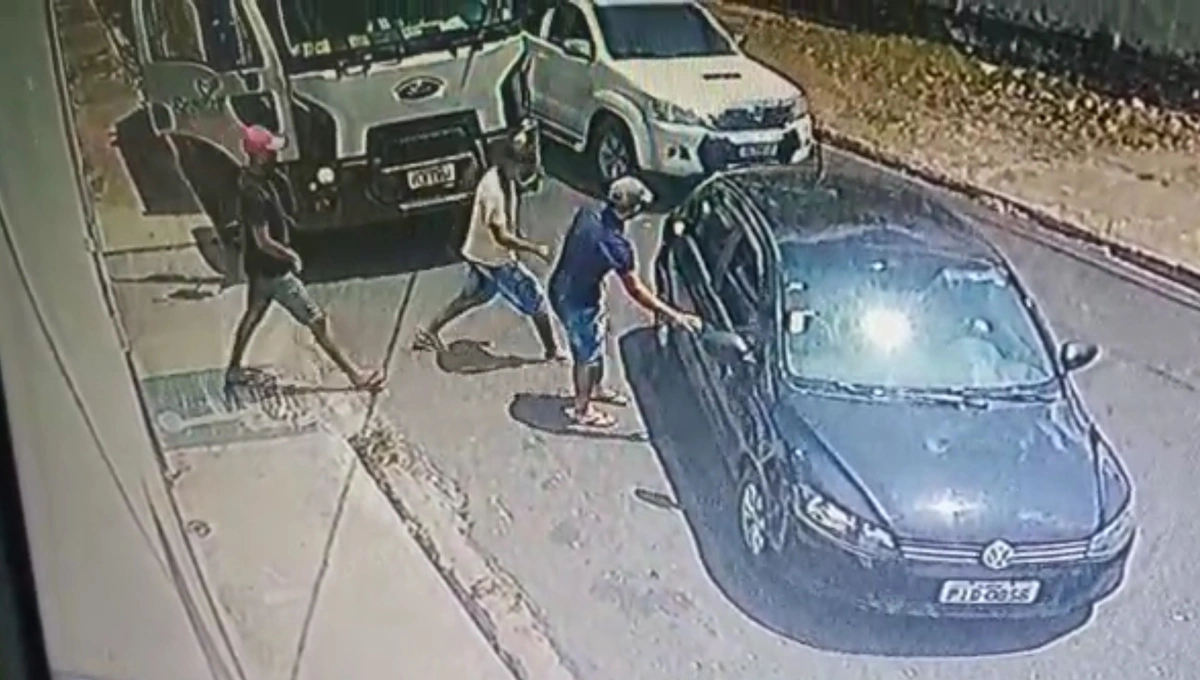 Imagens mostraram suspeitos realizando assaltos em Teresina