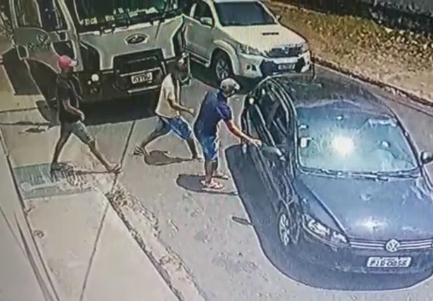 Imagens mostraram suspeitos realizando assaltos em Teresina