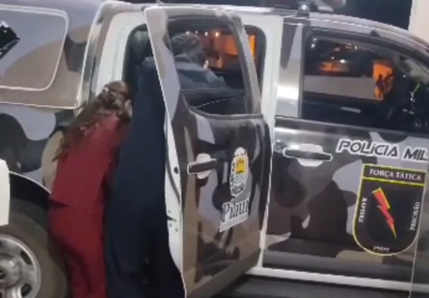 Jovem dá à luz dentro de viatura da PM em Corrente