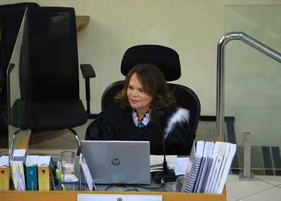 Juíza Lucicleide, empossada no TRE