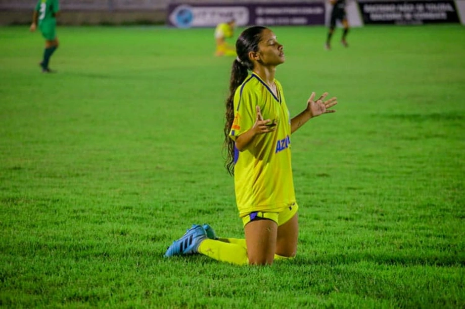 Kedma Larissa em atuação na Sociedade Esportiva Tiradentes