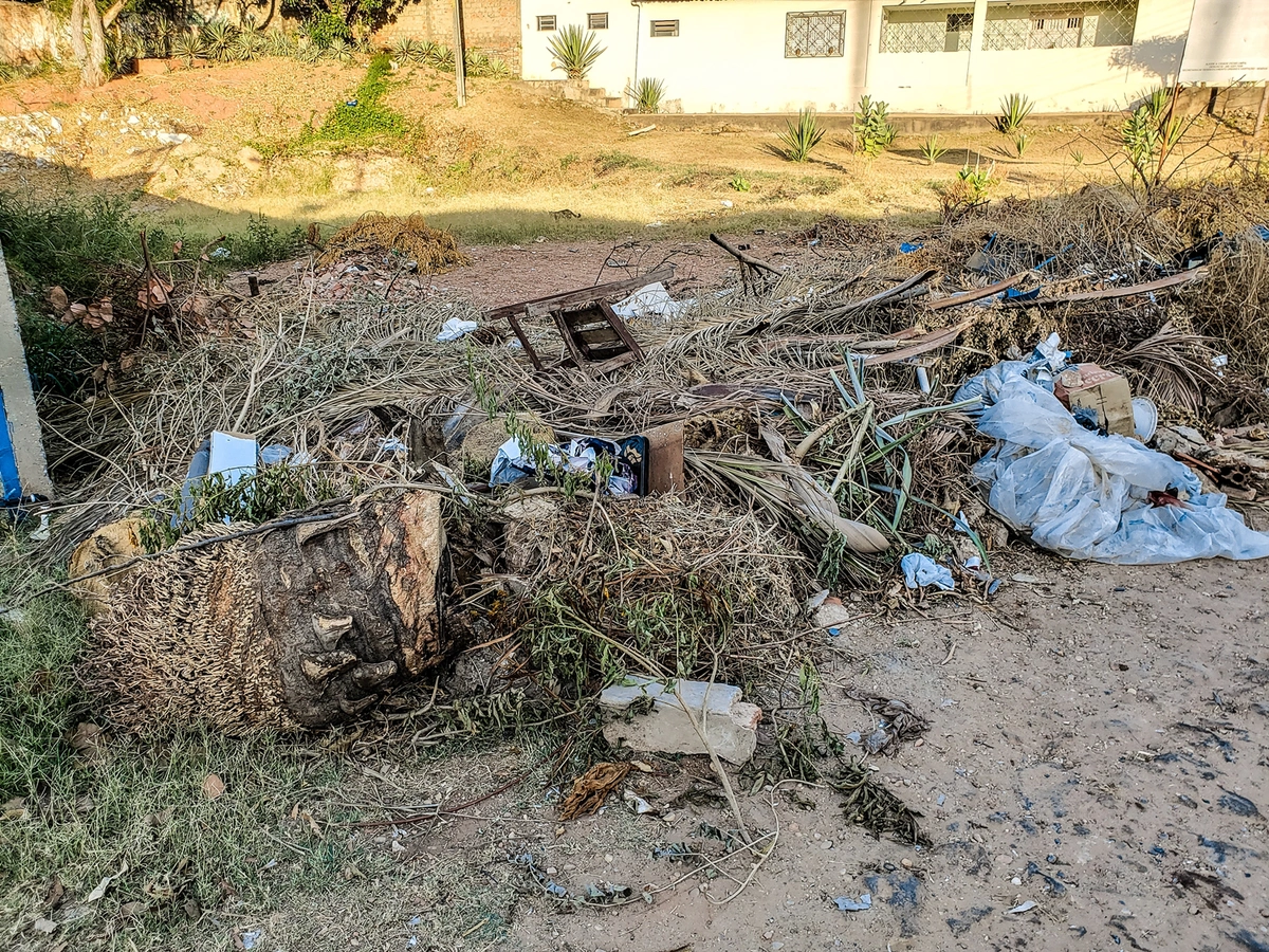 Local onde o lixo foi jogado de forma irregular