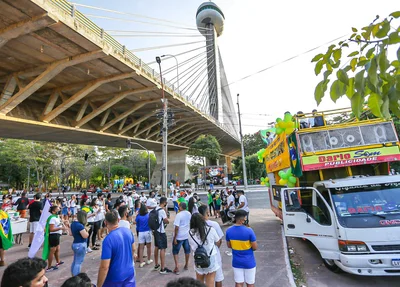 Manifestação contra Bolsonaro na Ponte Estaiada