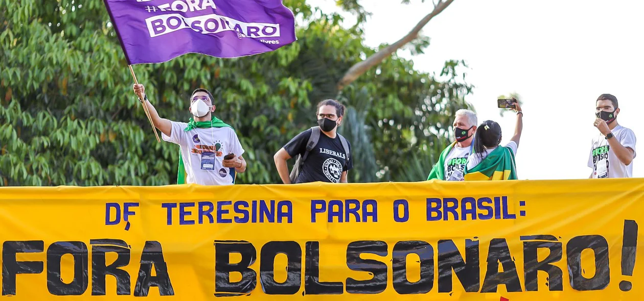 Manifestantes levaram faixas