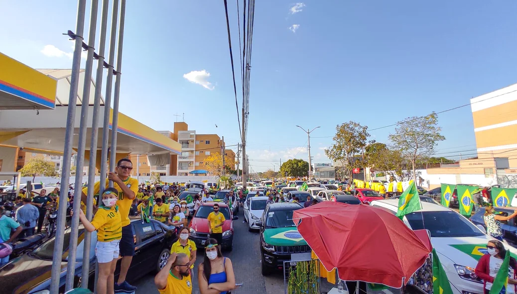 Manifestantes se reúnem em ato pró-Bolsonaro