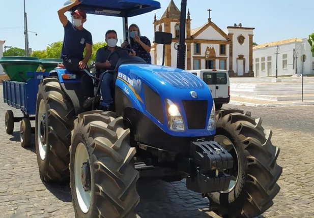 Máquinas entregues ao município de Oeiras