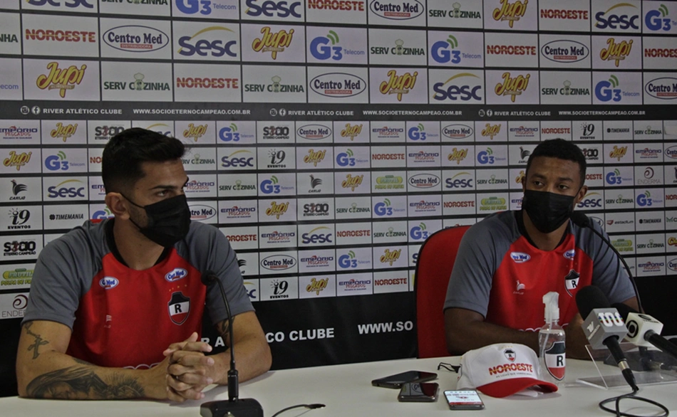 Nilo Eduardo e Igor, jogadores apresentados no River