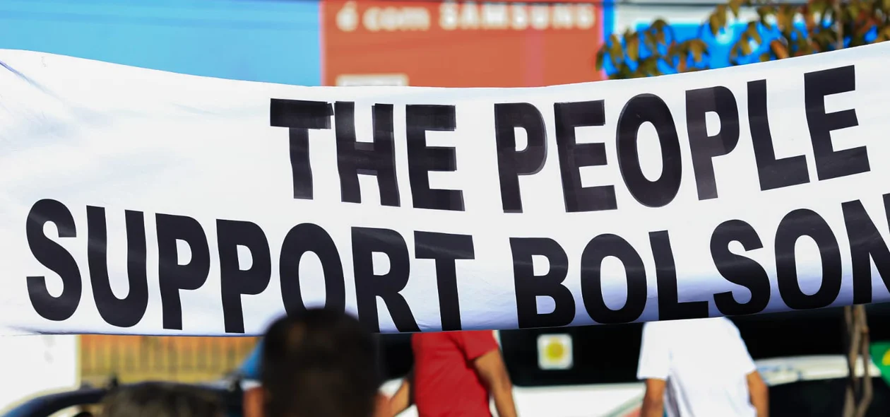"O povo apoia Bolsonaro"