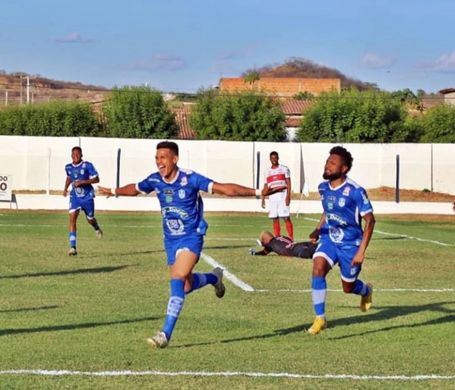 Oeirense vence o Piauí e assume a liderança na Série B