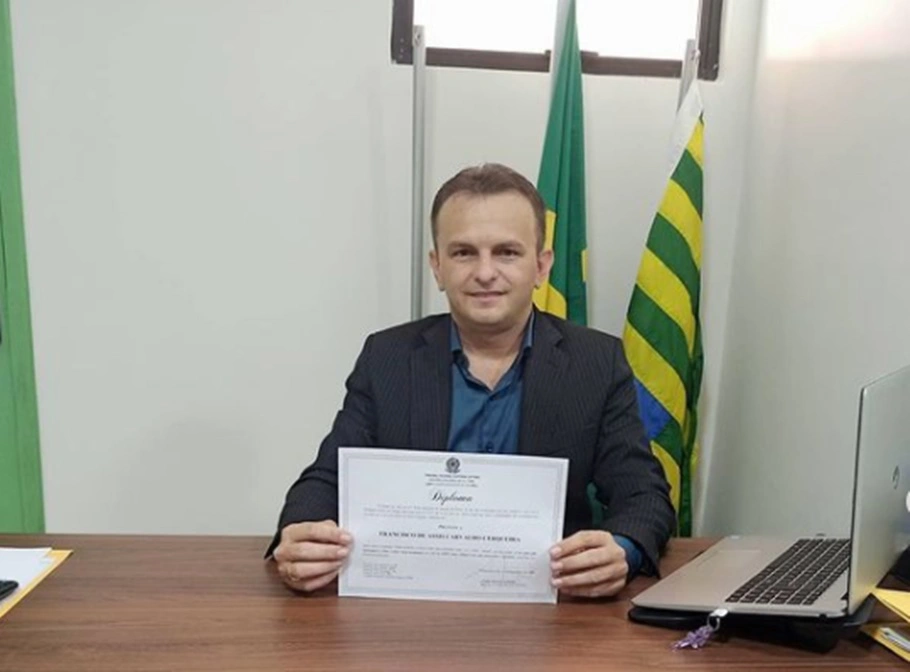 Prefeito Assis Carvalho
