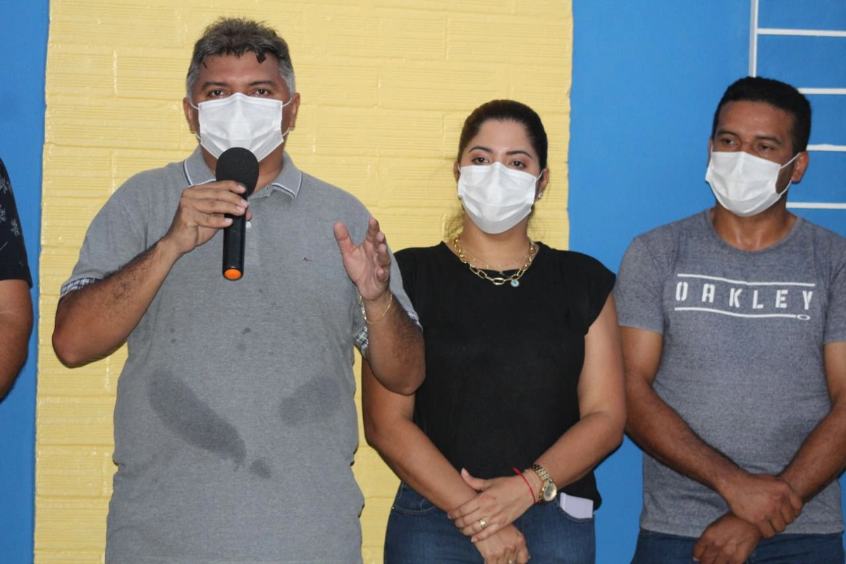 Prefeito Zé Henrique durante solenidade