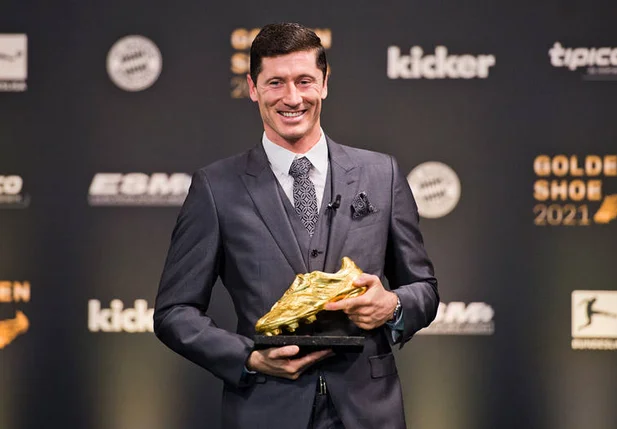 Robert Lewandowski é eleito melhor jogador do mundo pela Fifa pela