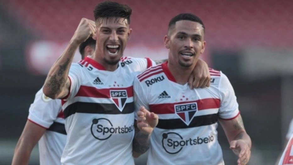 São Paulo alivia pressão e respira no Brasileirão com vitória sobre Atlético-GO