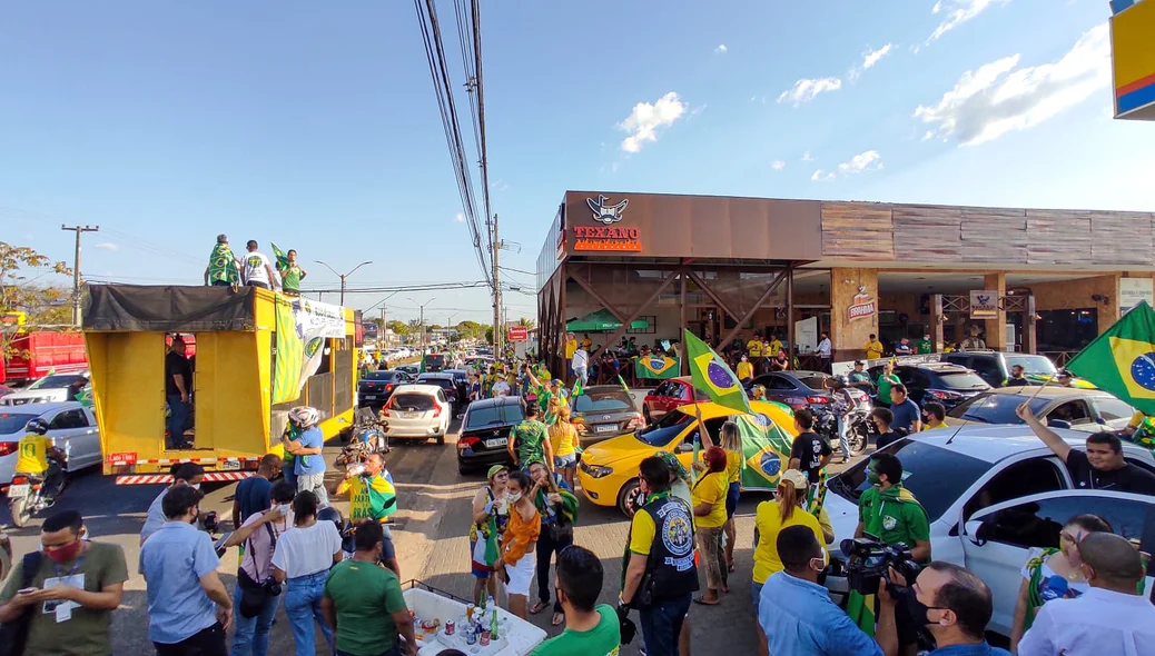 Várias pessoas estiveram presentes na manifestação pró-Bolsonaro em Teresina