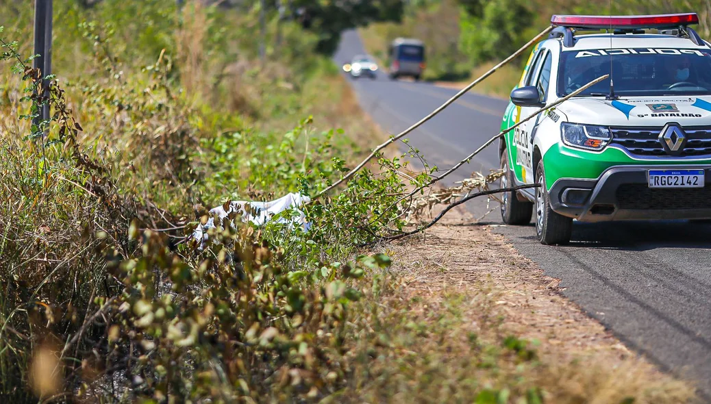 Viatura da Polícia Militar no local
