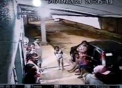 Vídeo mostra momento em que funcionário de comércio morre na Santa Maria