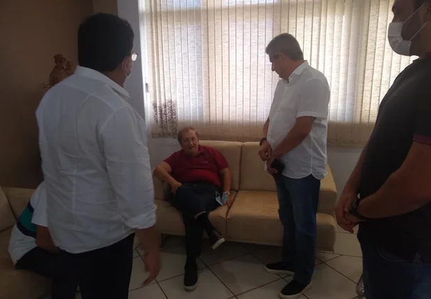 A visita ocorreu na manhã nesta segunda