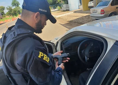 Arma apreendida pela PRF na BR 230 em Floriano
