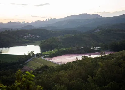 Barragem de rejeitos na região de Nova Lima, em Minas Gerais