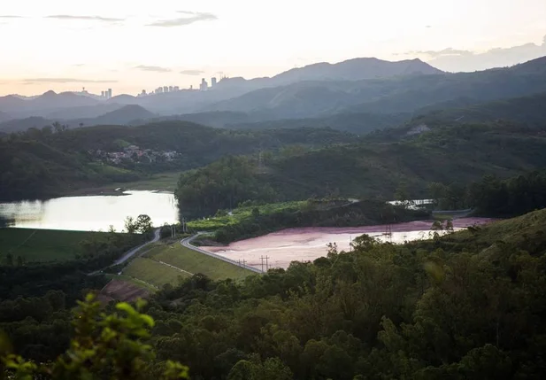 Barragem de rejeitos na região de Nova Lima, em Minas Gerais