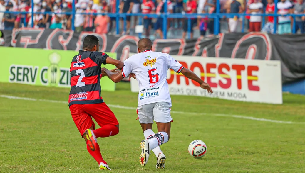 Disputa de bola no Rivengo