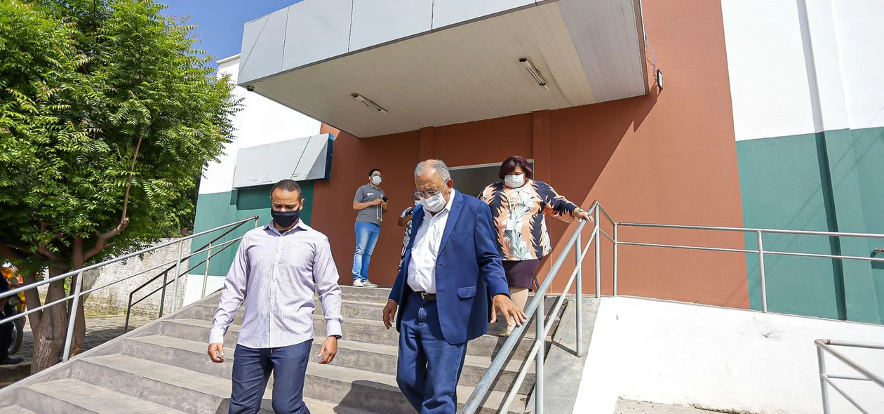 Dr. Pessoa acompanha vacinação de crianças
