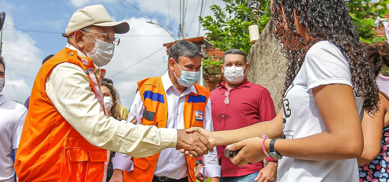 Dr. Pessoa e Wellington Dias durante visita na zona norte de Teresina