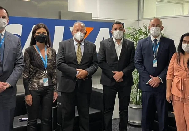 Dr. Pessoa em encontro com a direção da Caixa