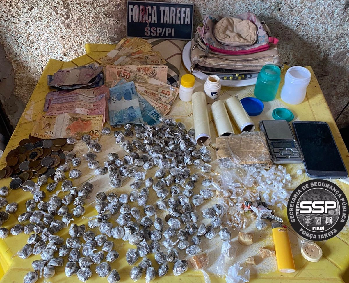 Drogas e dinheiro apreendido