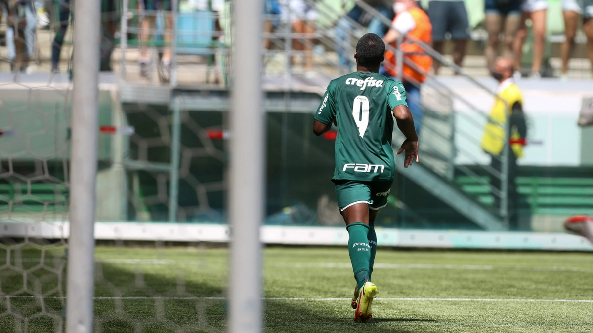 Endrick, centroavante de 15 anos foi destaque do Palmeiras na Copinha
