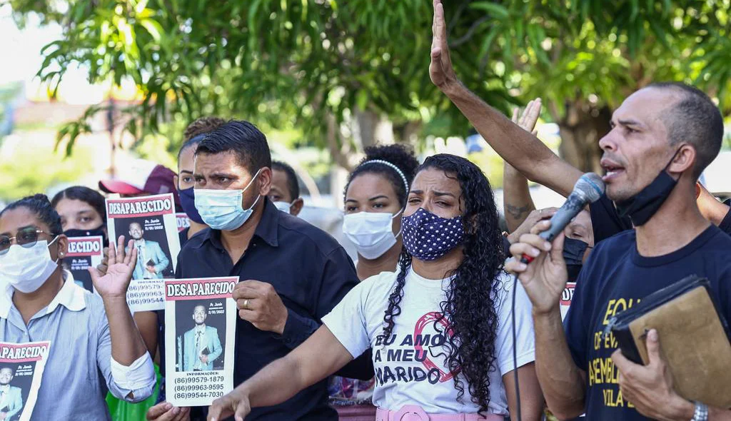 Esposa do pastor Júnior pede ajuda para encontrar o marido