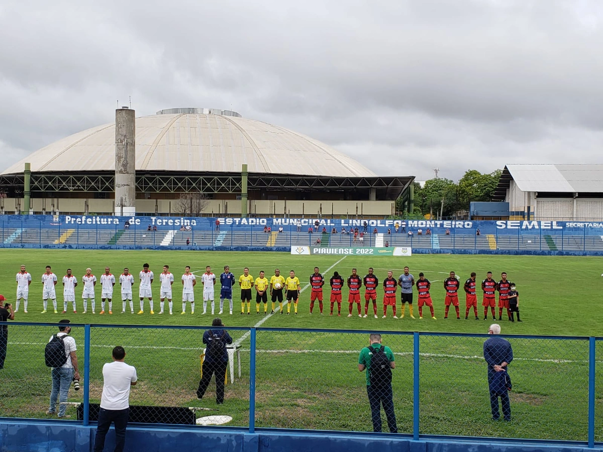 Flamengo-PI contra 4 de Julho pelo Campeonato Piauiense