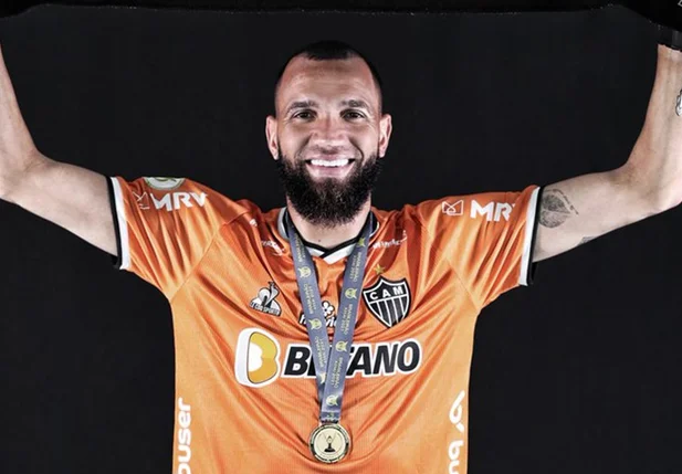 Goleiro Éverson