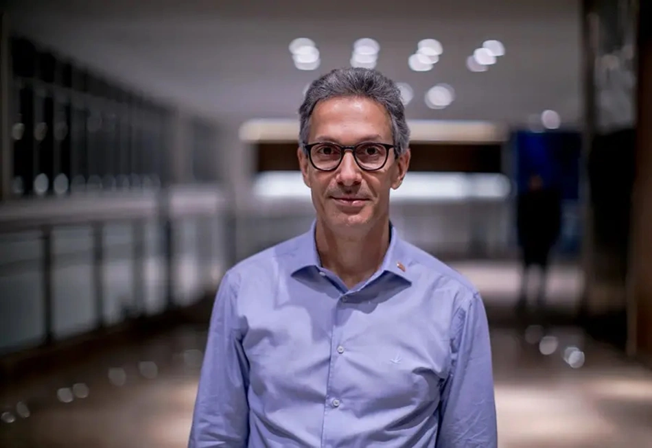 Governador de Minas Gerais, Romeu Zema, manifesta apoio aos familiares e às vítimas da tragédia em Capitólio