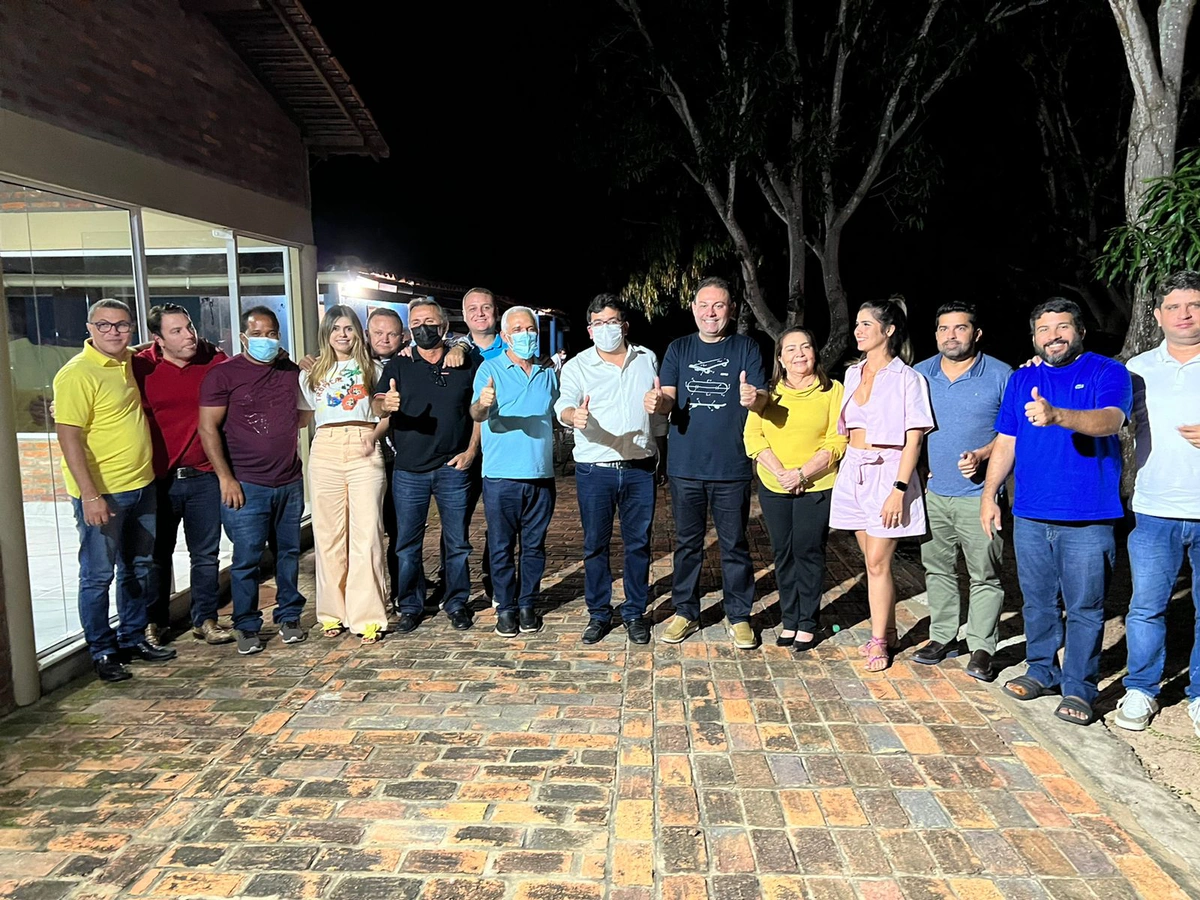 Jeová Alencar e mais 11 vereadores declaram apoio a Rafael Fonteles