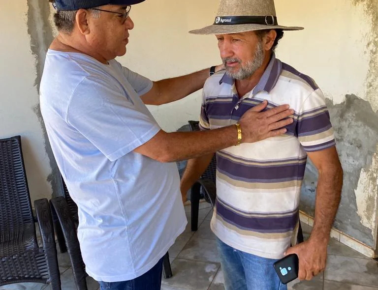 João Mádison ao lado de lideranças
